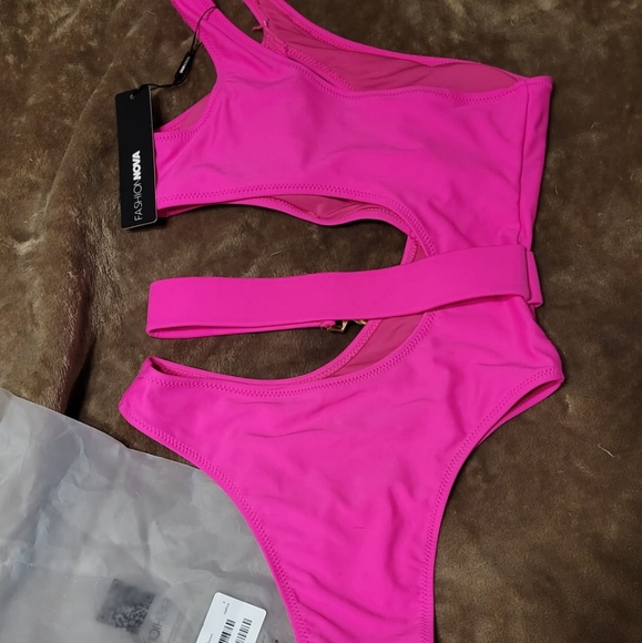 Sexy one piece Swimsuit - Picture 10 of 13